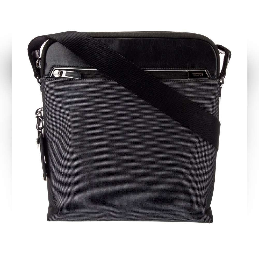 Tumi Arrive Men's Crossbody Bag
